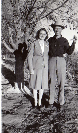 Carl and Myrtle Heard nov 1945